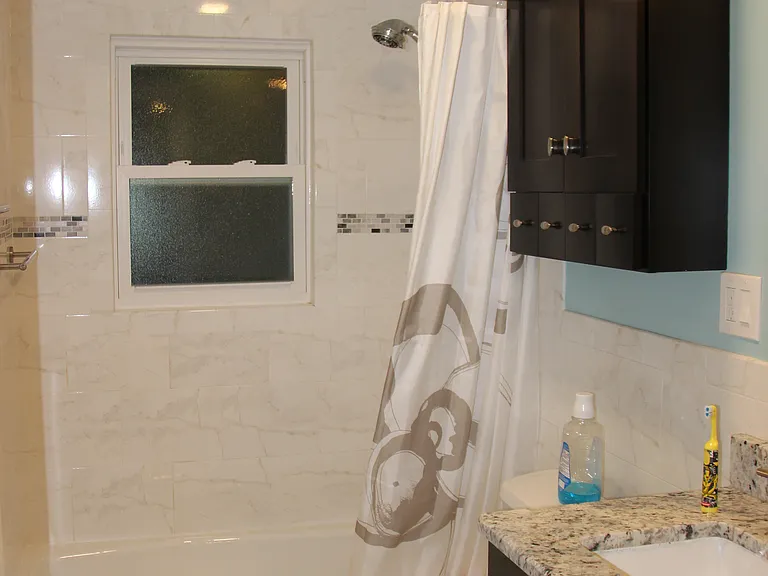 Bathroom on the first floor