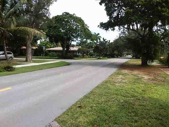 4th image of 313 Minola Dr