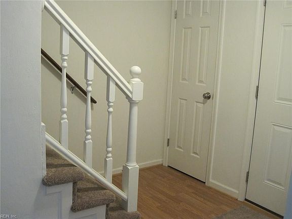 4th image of 1047 Still Harbor Cir