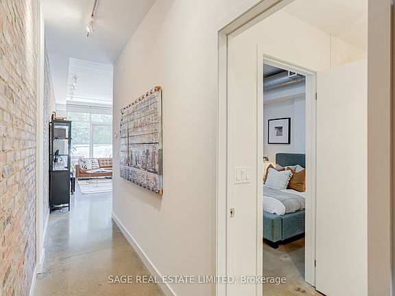 4th image of 747 Queen St E #204