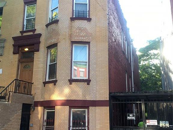 3rd image of 1047 Morris Ave