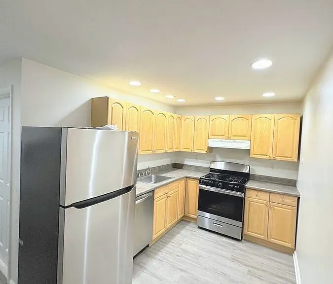 456 Delmar St #2 — Photo 12