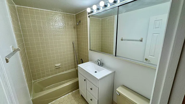 Rented by HOLTON REAL ESTATE INC. | media 24