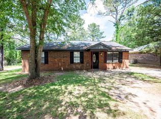 1203 Towering Pines Ln, Albany, GA 31705