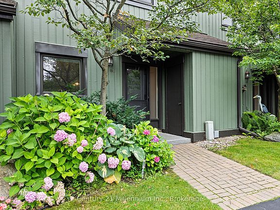 2nd image of 156 Escarpment Cres