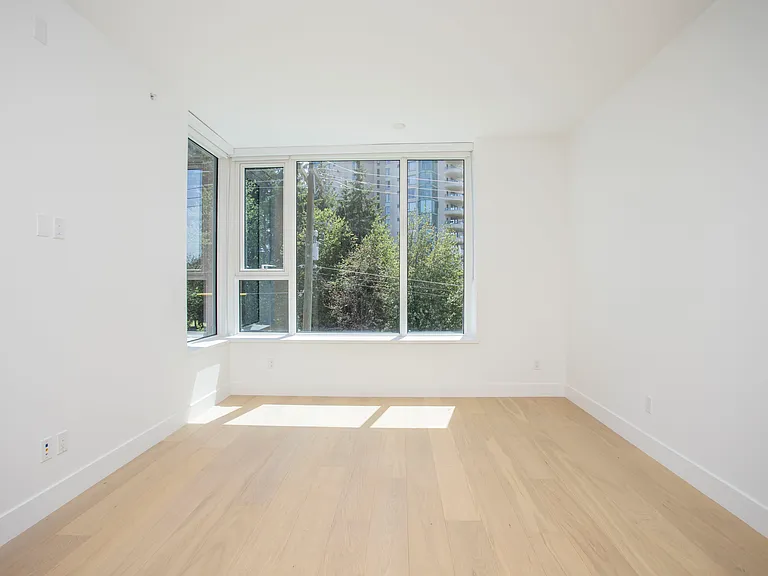 423 6th St #313 — Photo 7