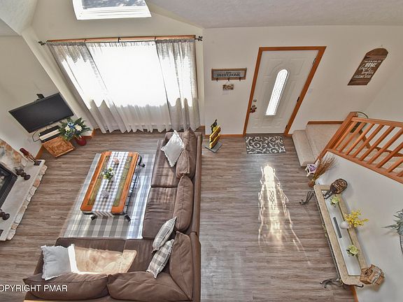 2nd image of 614 Washington Pl