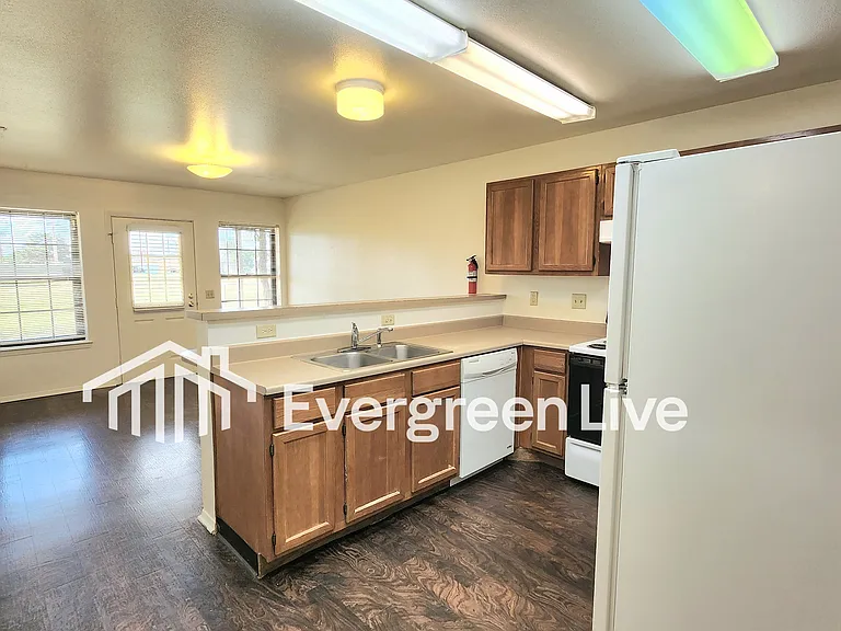 212 Fireball Dr — Photo 3