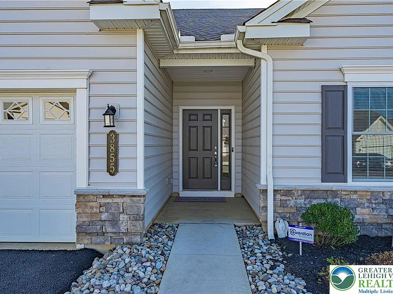 3855 Victors Way — Photo 3