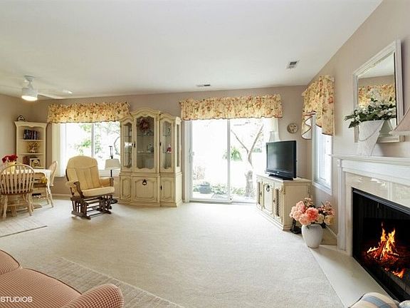 3rd image of 525 Willowcreek Ct #525
