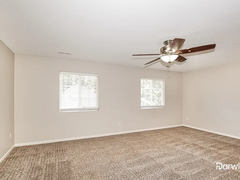 704 Sunmeadow Dr — Photo 12