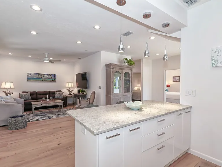 228 Van Buren Dr — Photo 8