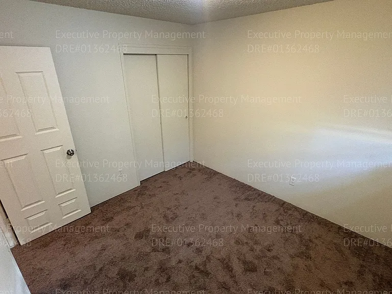 804 Niles St — Photo 18