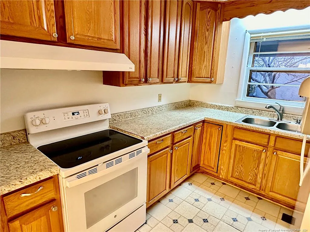 5214 Rodwell Rd — Photo 4