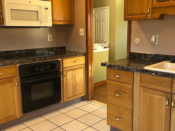 3rd image of 28 Sandybrook Dr #28