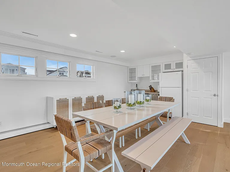 706 Morven Ter — Photo 50