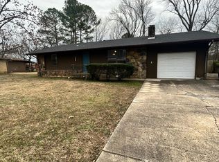 1905 Robins St, Conway, AR 72034