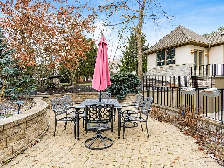 4602 Sandwich Ct — Photo 89