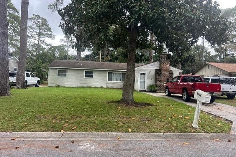 1st image of 8604 Lyn Ave