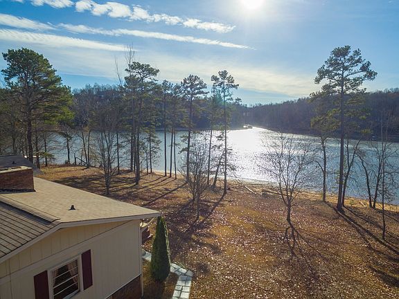 3rd image of 8098 Beachwood Dr