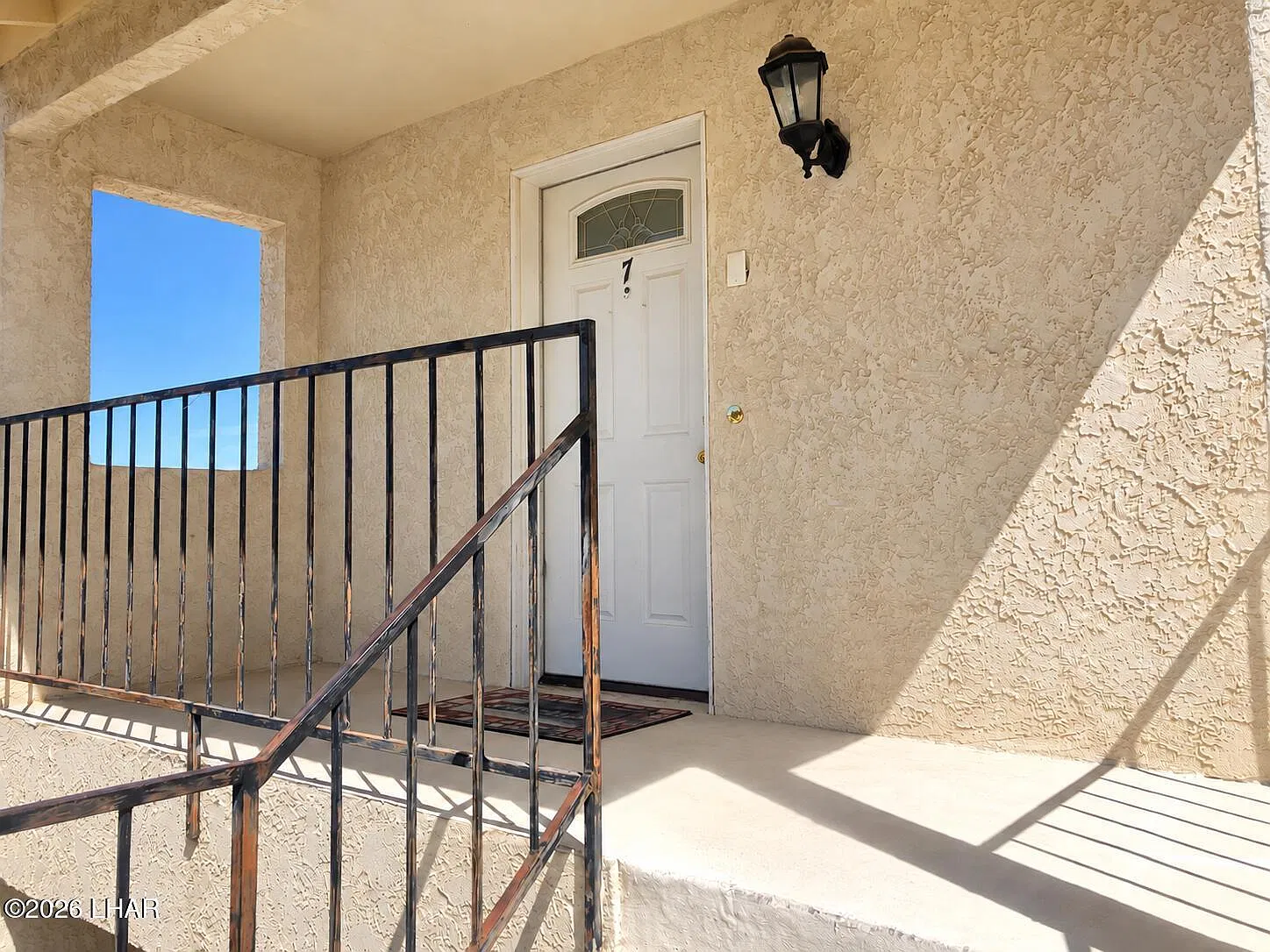 3 bed, 2.0 bath, 988 sqft, $1,350 — Photo 3