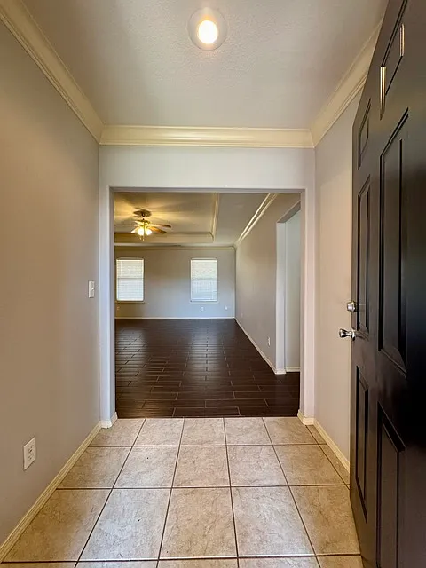807 SW River Rock St - 1 — Photo 3