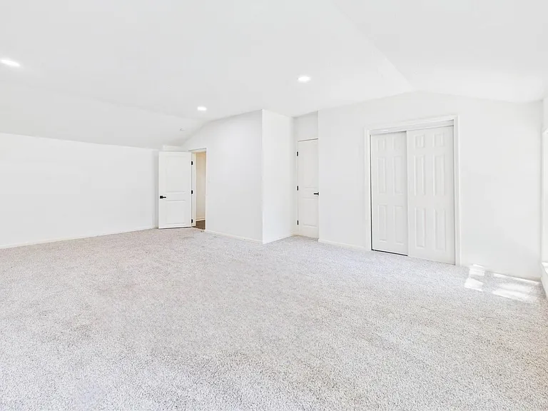 11515 Iberia Dr — Photo 25