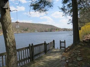 242 Mashapaug Rd, Holland, MA 01521