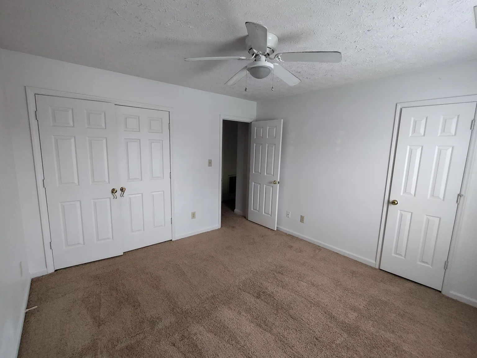 2 bed, 1.5 bath, 1092 sqft, $1,100 — Photo 2