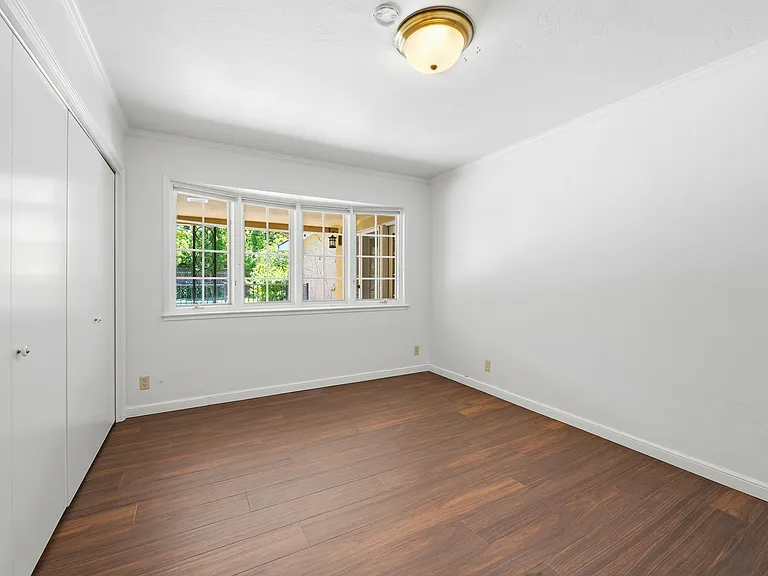 1825 White Oak Dr — Photo 21