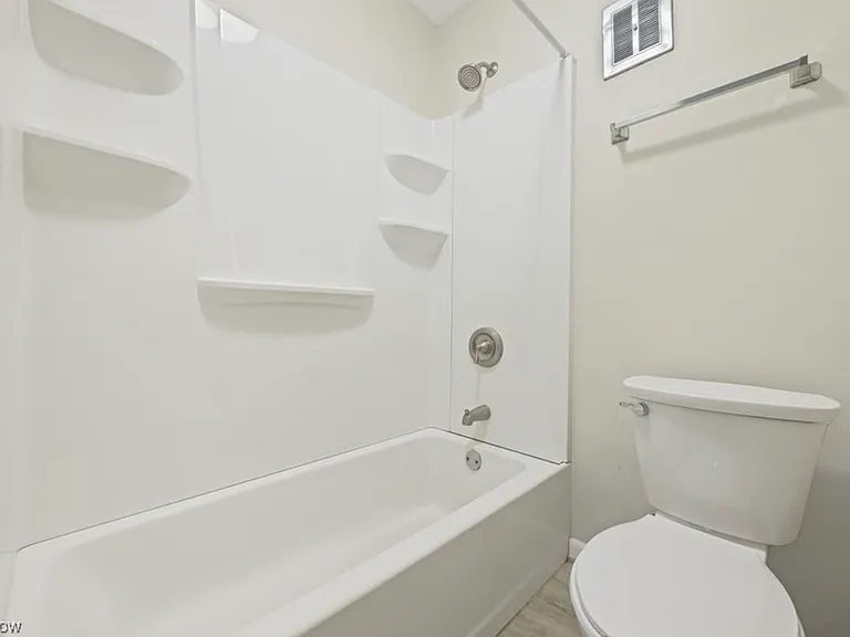 980 S Lincoln St — Photo 5
