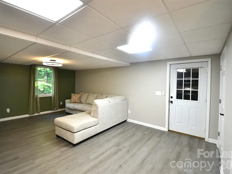 120 Cardinal Dr N — Photo 7