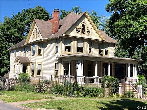 2nd image of 1010 Utica St
