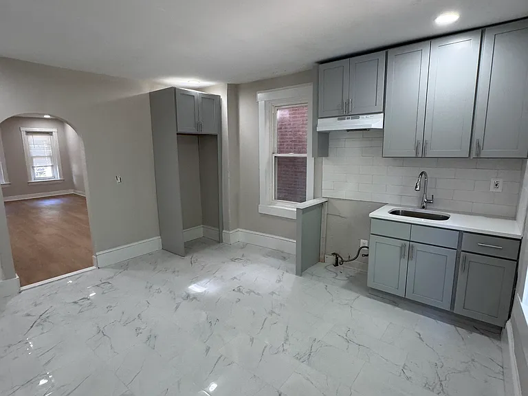 82 Mechanics Ave — Photo 5