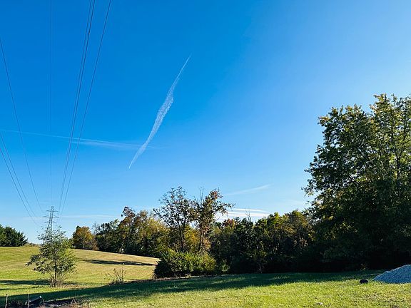 3rd image of 16926 Scenic Dr
