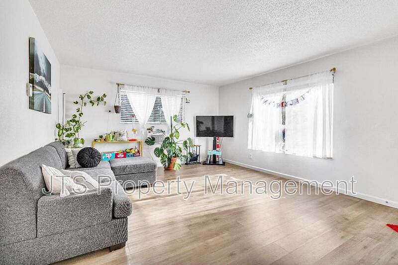7877 Sayonara Dr APT D, Citrus Heights, CA 95610 | Zillow