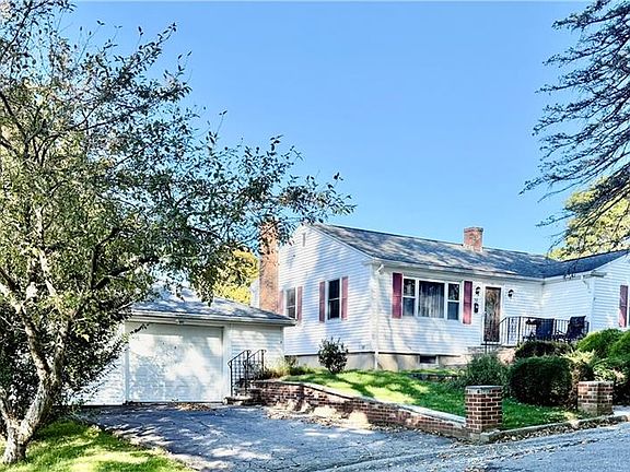 2nd image of 52 Grinnell Ave