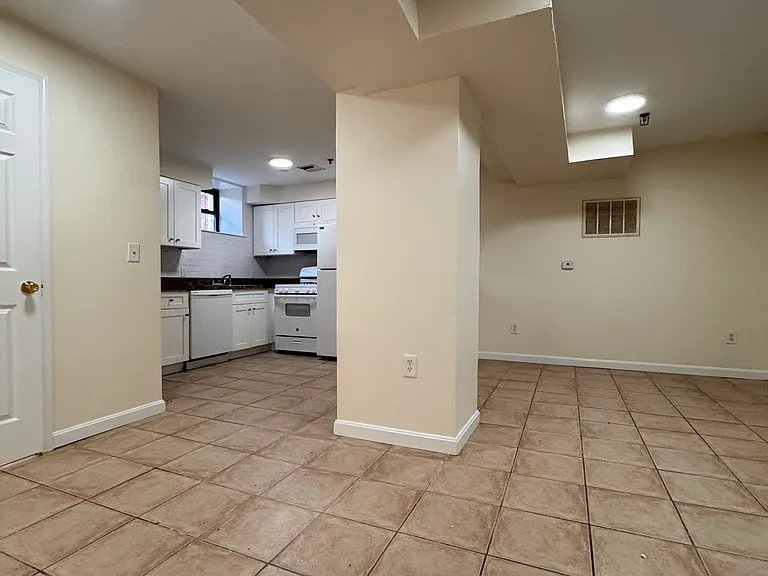 64 Park St #B — Photo 6