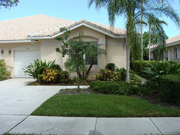 369 W Coral Trace Cir — Photo 1