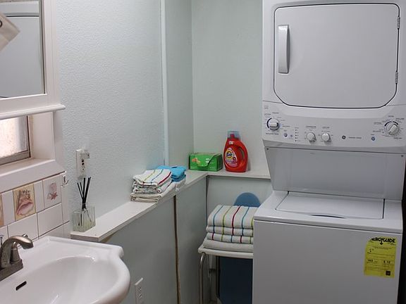 2nd image of 307 E Bayshore Dr