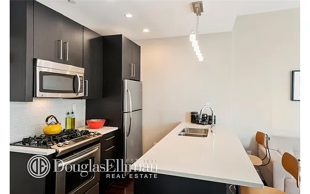Sold by Douglas Elliman | media 21