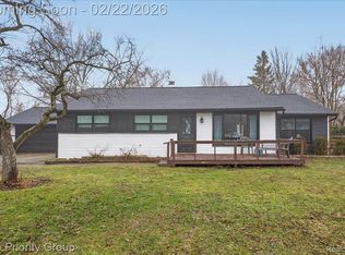 1918 Alsdorf Ave, Rochester Hills, MI 48309