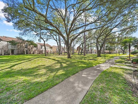 2nd image of 800 Country Place Dr Unit 604