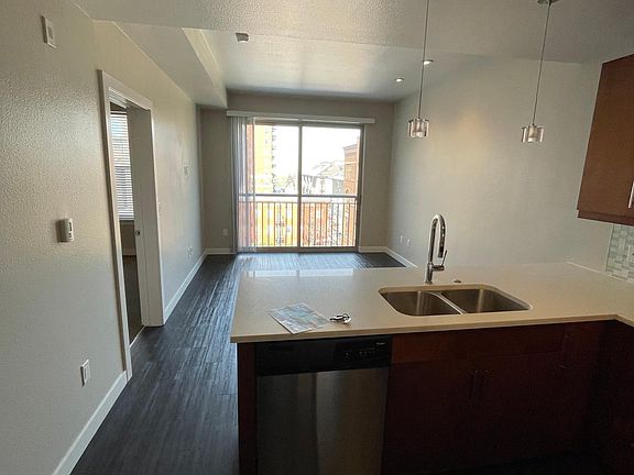 5th image of 1939 N Emerson St #205