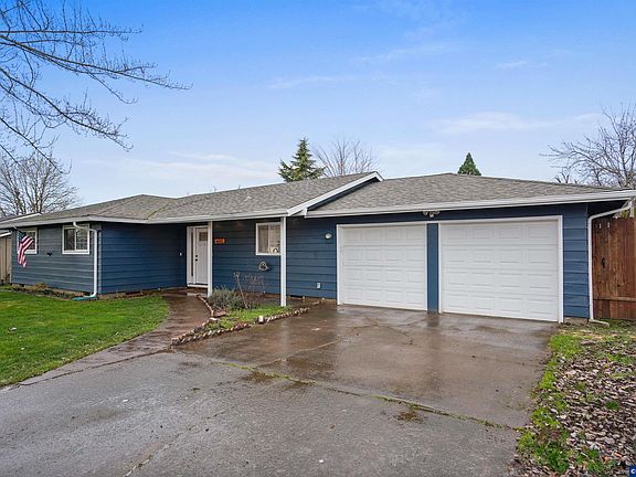 2nd image of 4835 Driftwood Ct NE
