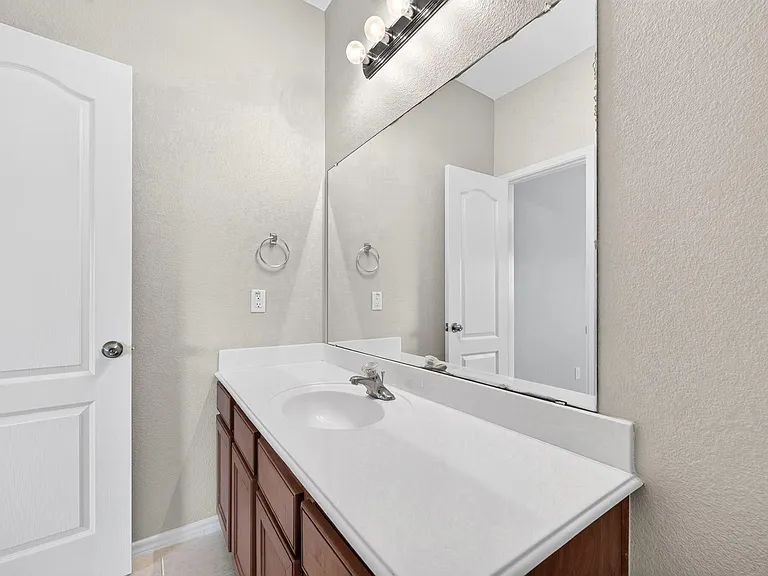 6837 Livorno Ln — Photo 23