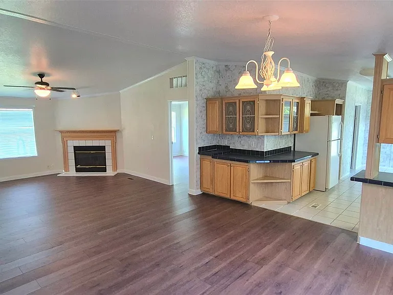 24430 Oak Hollow Blvd — Photo 29