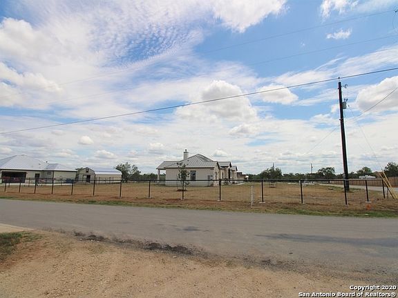 3rd image of 101 Colibro Creek Dr