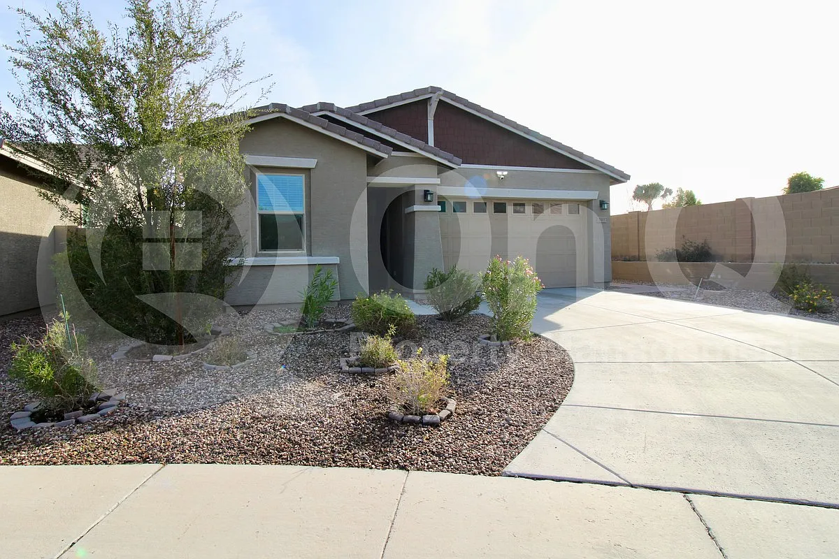4 bed, 3.0 bath, 1778 sqft, $2,399 — Photo 2