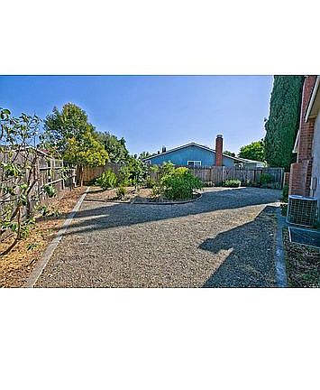 4th image of 2370 Whittier Pl